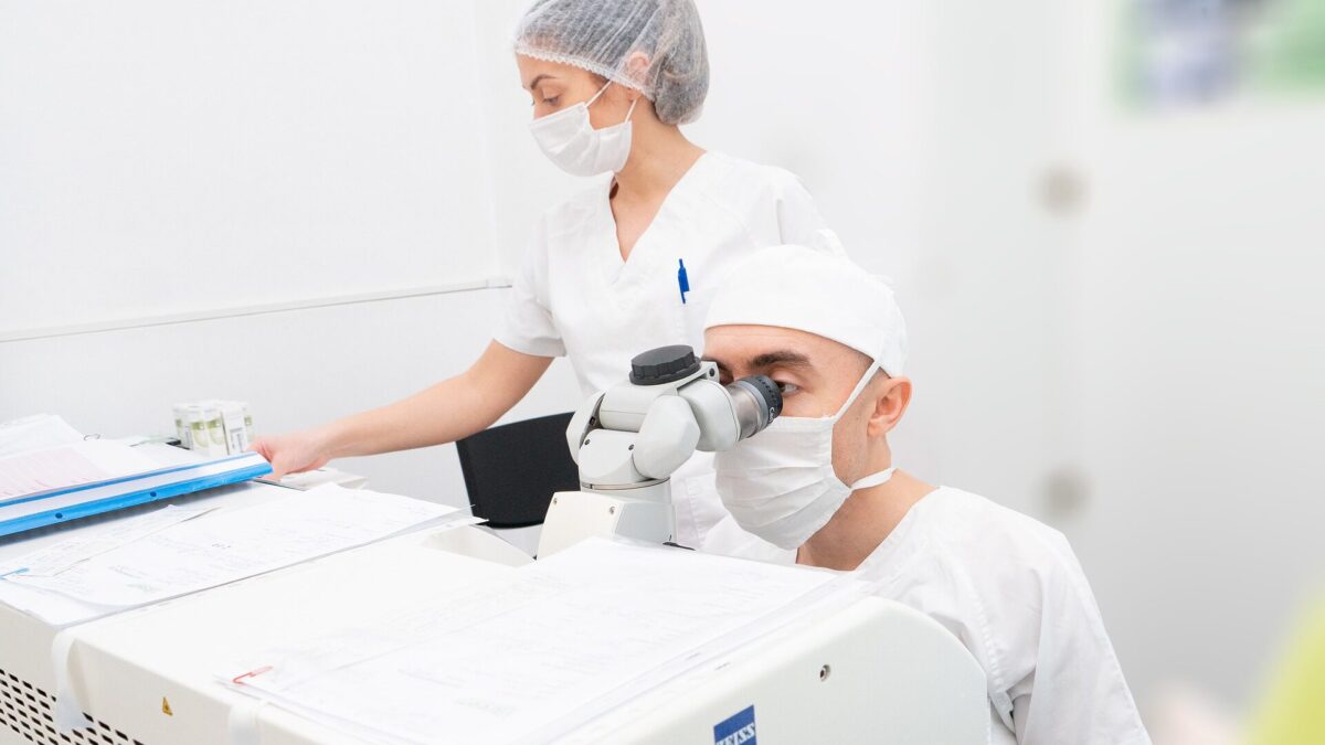 Cost of laser eye surgery (2022) talkcosts.co.uk